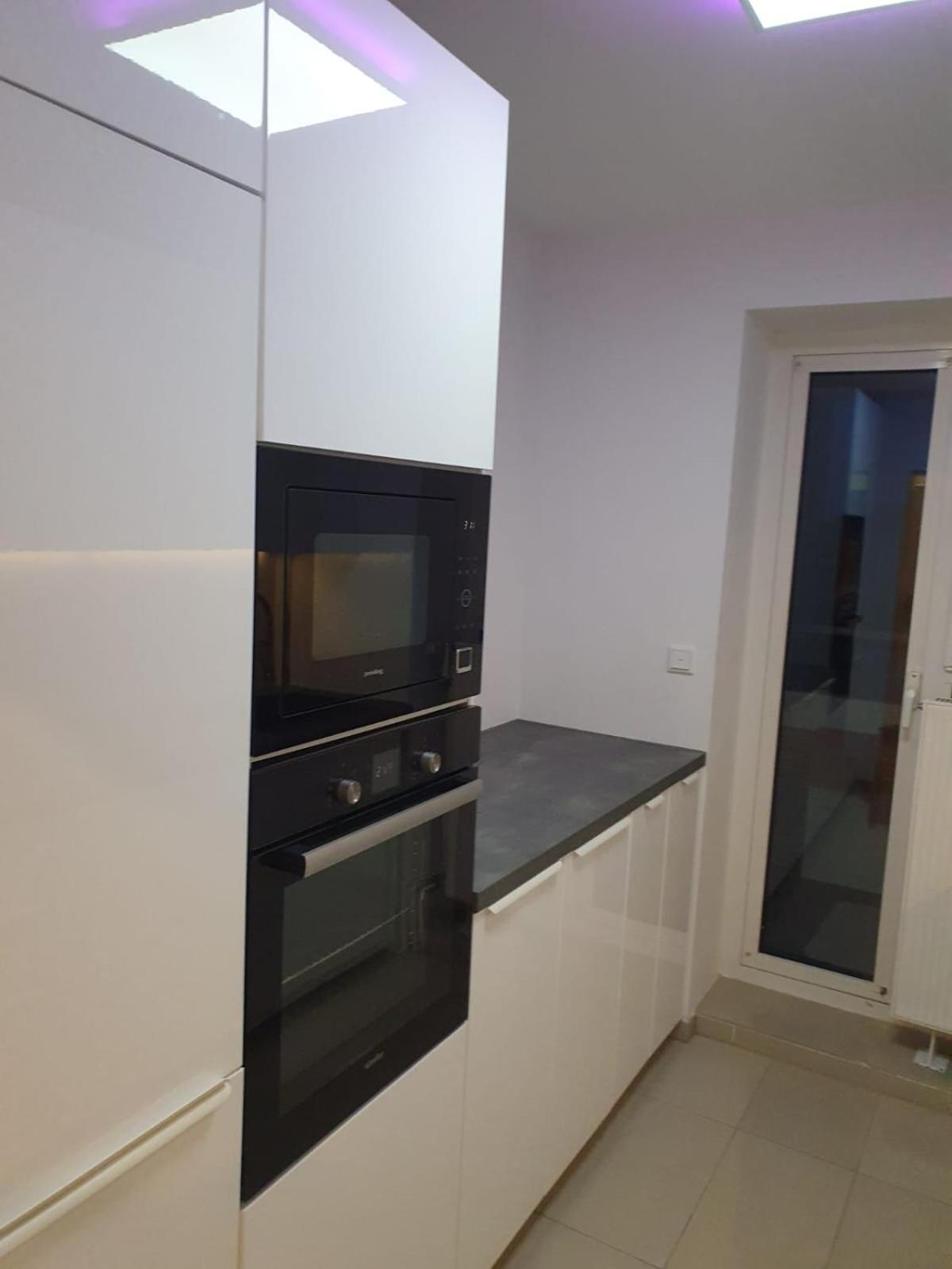 Moebeliertes Wohnen Auf Zeit Am Yachthafen Apartment เบรเมอร์ฮาเฟิน ภายนอก รูปภาพ