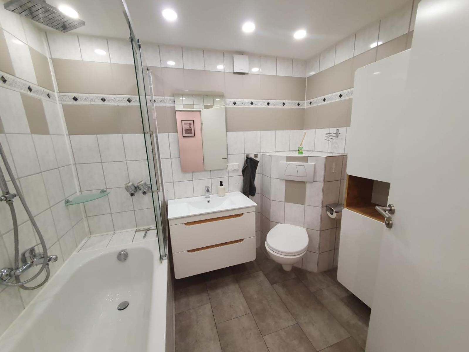 Moebeliertes Wohnen Auf Zeit Am Yachthafen Apartment เบรเมอร์ฮาเฟิน ภายนอก รูปภาพ