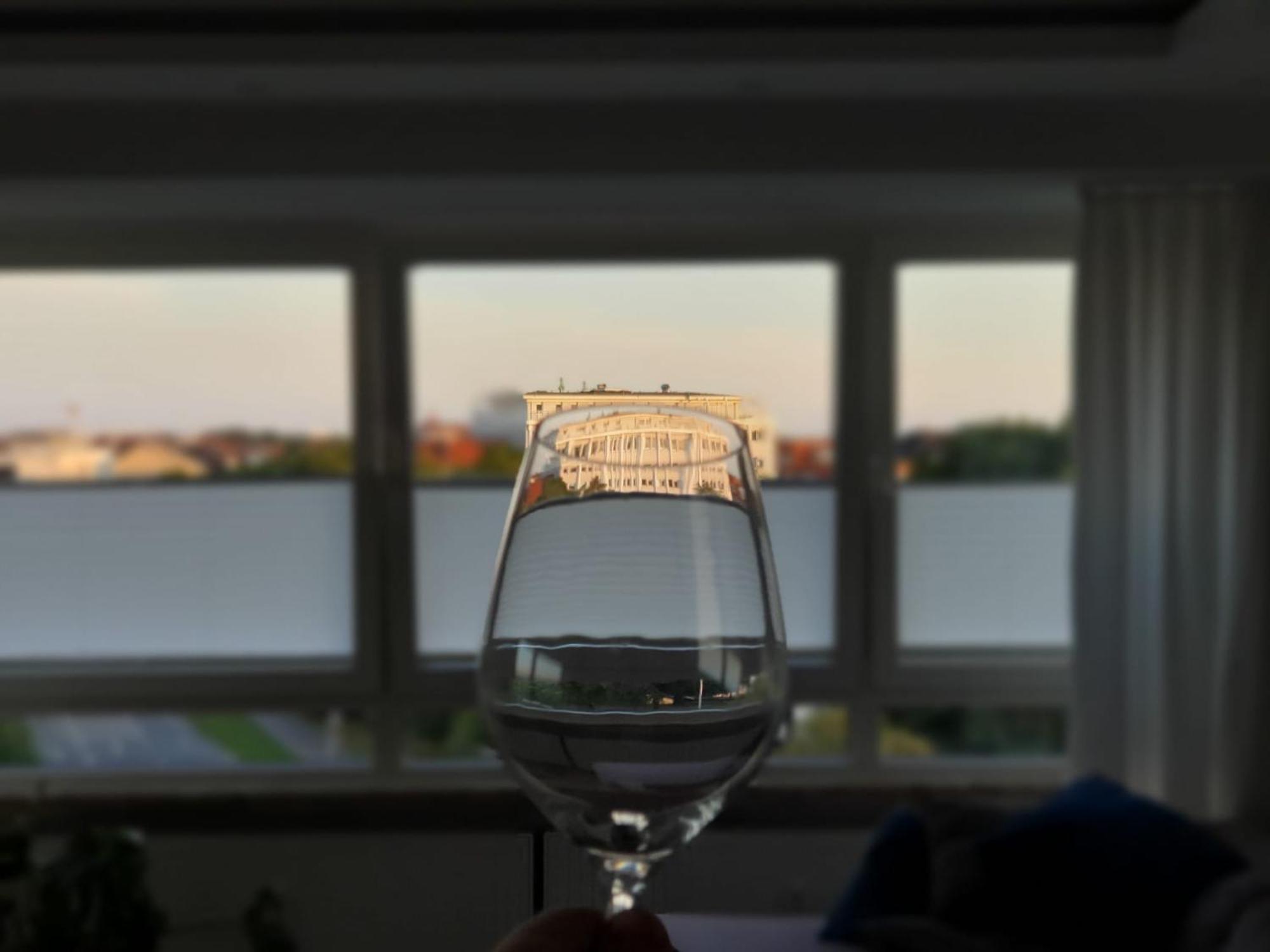 Moebeliertes Wohnen Auf Zeit Am Yachthafen Apartment เบรเมอร์ฮาเฟิน ภายนอก รูปภาพ